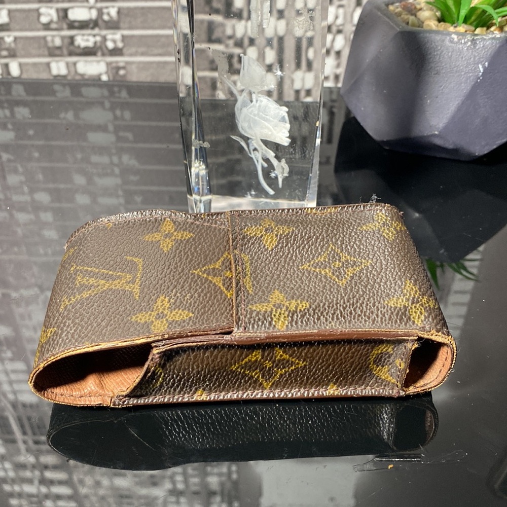 Authentic Louis Vuitton Monogram Case - Picture 12 of 16